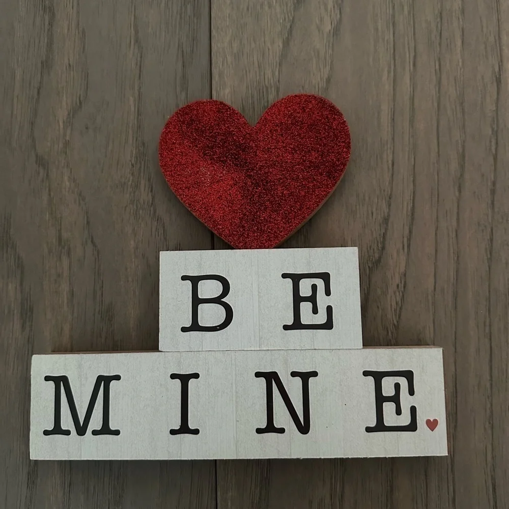 Valentines Day Be Mine Table Top Decor